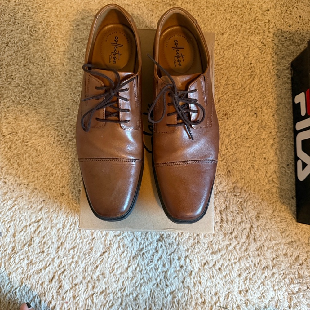 Never worn/ new in box Clarks Tilden Cap Leather Shoes - dark tan leather